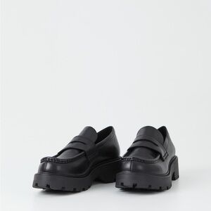 Vagabond Cosmo Loafer in Black Leather